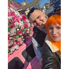 Мы — стикер для MAX