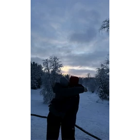 мы — стикер для MAX
