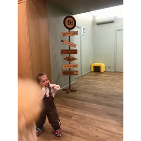 Мемы — стикер для MAX