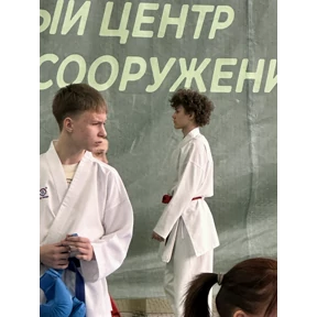 Миумиу — стикер для MAX