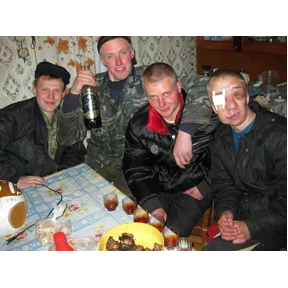 Е6аный насрал — стикер для MAX