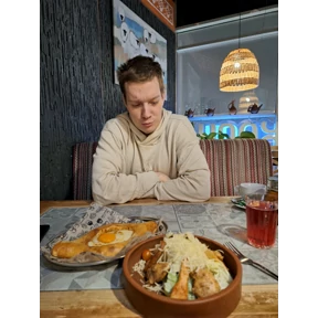 Мымс — стикер для MAX