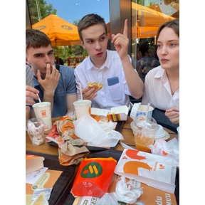 нормально — стикер для MAX