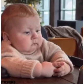 Йойй — стикер для MAX