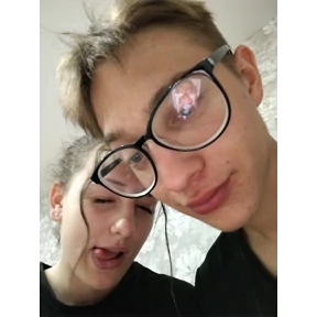 Любоф — стикер для MAX