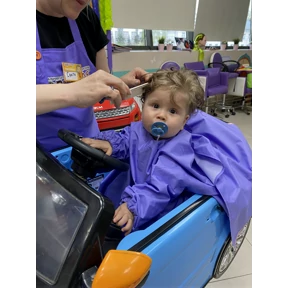 Лёва — стикер для MAX