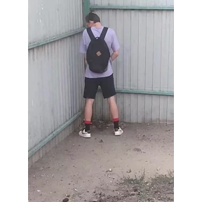 gavno.jpg — стикер для MAX