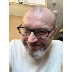 Пупс — стикер для MAX