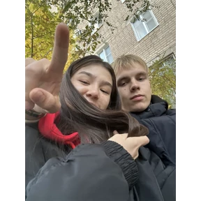 лаур4ек-максон4ек — стикер для MAX