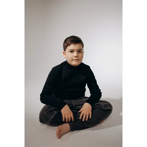 Мы — стикер для MAX