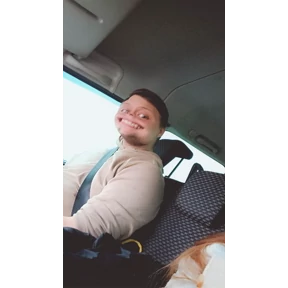 Бета макс — стикер для MAX