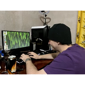 Бета макс — стикер для MAX