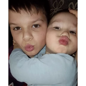 Семья — стикер для MAX