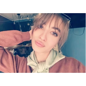 Nana — стикер для MAX