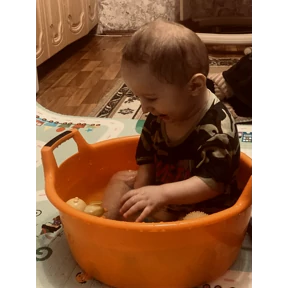 Иув — стикер для MAX