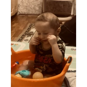 Иув — стикер для MAX