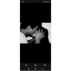 Поцелуй — стикер для MAX
