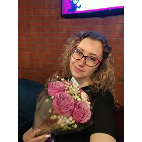 Лена — стикер для MAX
