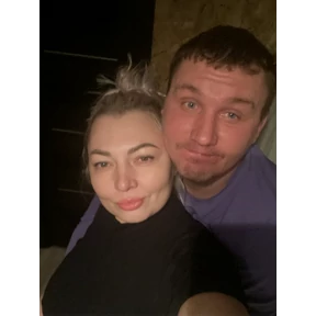 Вау — стикер для MAX