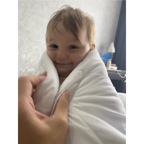 Аня — стикер для MAX