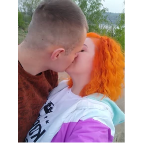 Мы — стикер для MAX