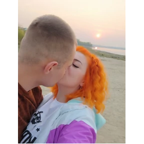 Мы — стикер для MAX
