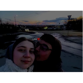 Лю лю) — стикер для MAX
