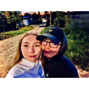 Лю лю) — стикер для MAX