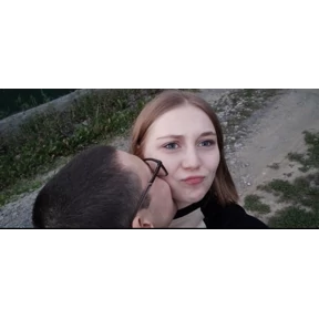 Лю лю) — стикер для MAX