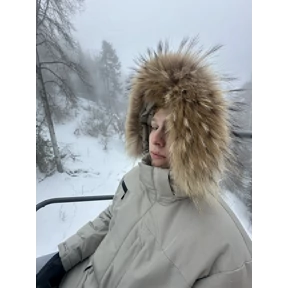 Мы — стикер для MAX