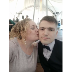 Мы — стикер для MAX