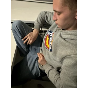 Смех — стикер для MAX