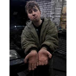 бомбом — стикер для MAX