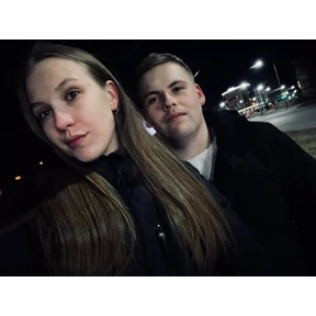 Мы — стикер для MAX