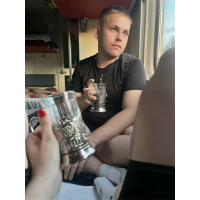 Мы — стикер для MAX
