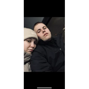 Мы — стикер для MAX