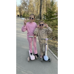 Семья — стикер для MAX