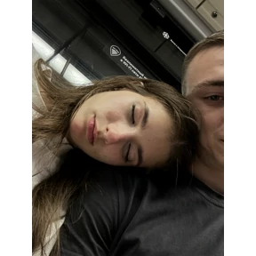 КС — стикер для MAX