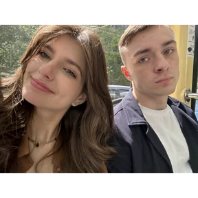 КС — стикер для MAX