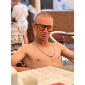 Хзхзхз — стикер для MAX