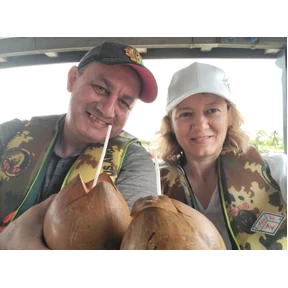 семья — стикер для MAX