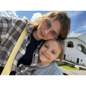 Плюс вайб — стикер для MAX