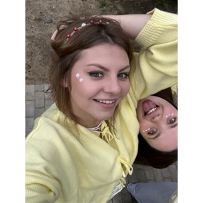 Плюс вайб — стикер для MAX