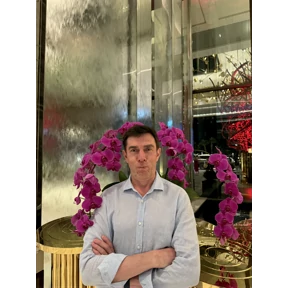 Это я — стикер для MAX