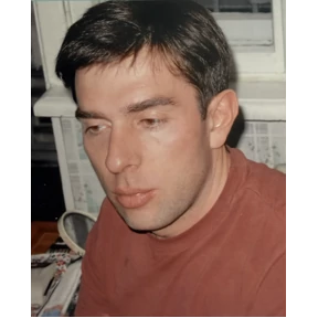 Это я — стикер для MAX