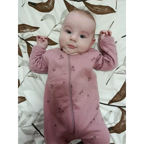 Таися — стикер для MAX