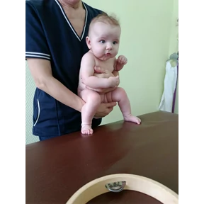 Таися — стикер для MAX