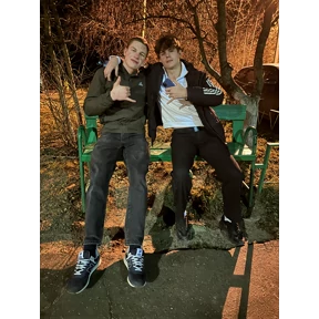 привет — стикер для MAX