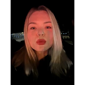 Me — стикер для MAX