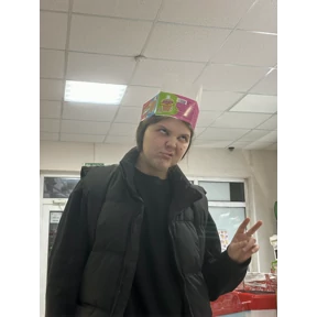лилька шпилька — стикер для MAX